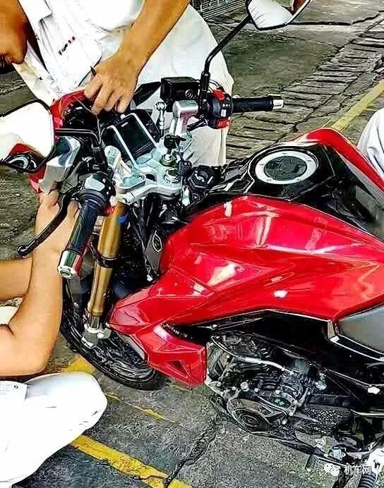 重磅炸弹!豪爵双缸300cc街车即将出世! - 新闻