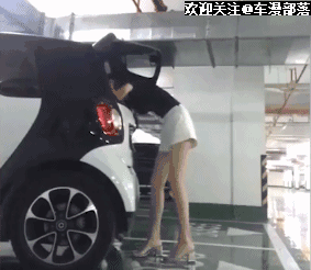 这才是关车尾门的正确姿势,老司机看得眼都呆了