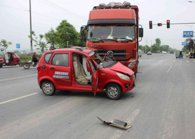 【老年观光车燃油三缸】 赛驰燃油代步车怎么