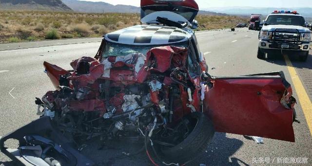 三个华裔小伙美国高速路上绑架吉普车,酿成车