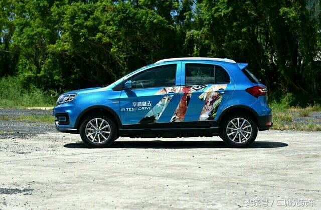 国产全新纯电动SUV上市,售价不到8万元,比亚