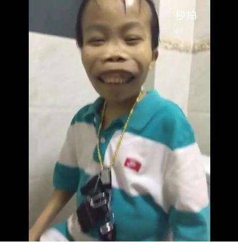 他们颜值不忍直视,却拥有无数豪车美女,让天下男人羡慕不已