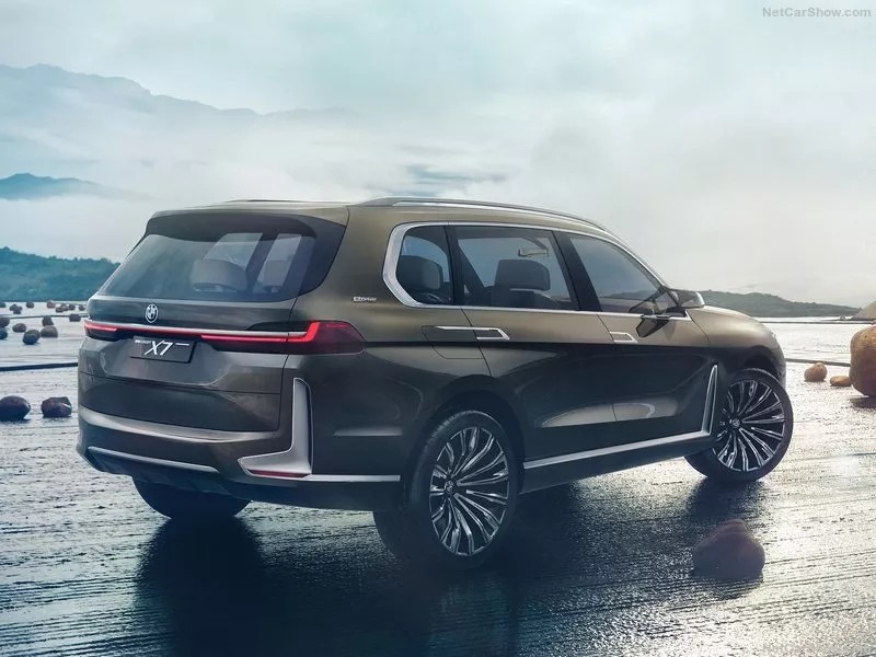 奔驰哭晕在厕所里!宝马2018年将推出一大波新