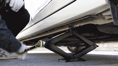 棘轮套筒扳手和普通扳手的的区别,大家看下面的gif就能一目了然,最大