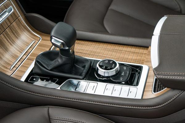 荣威RX8核心设计要素解析,如何诠释品牌最高