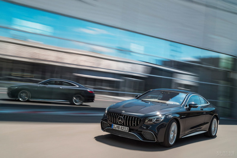 奔驰mercedes-benz,奔驰mercedesbenz 奔驰放弃12缸引擎 政策所向/大排量消逝
