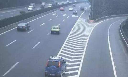 这些路面标识的意思一定要牢记!不然迟早被扣