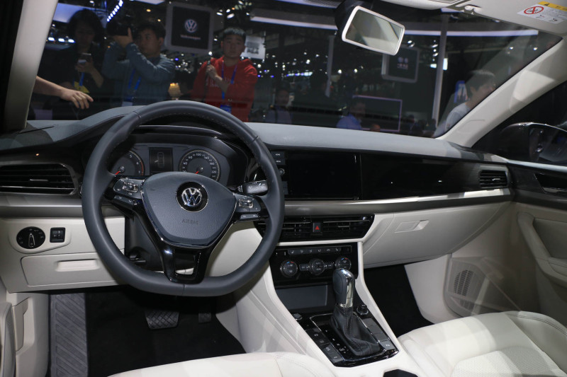 2018北京车展:全新朗逸亮相