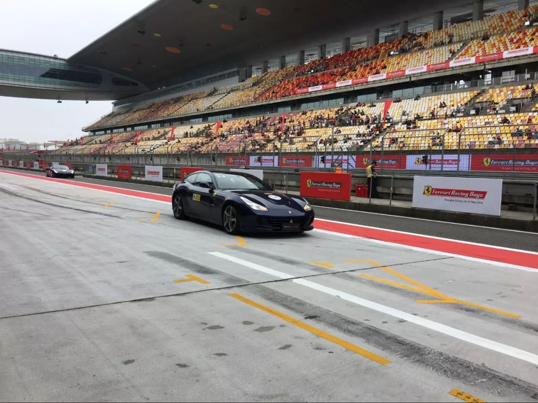 汽车头条 - 2018法拉利赛道日嘉年华狂欢盛典