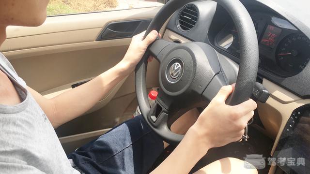 老司机吊销驾照重考科目三,面对那么多考试细