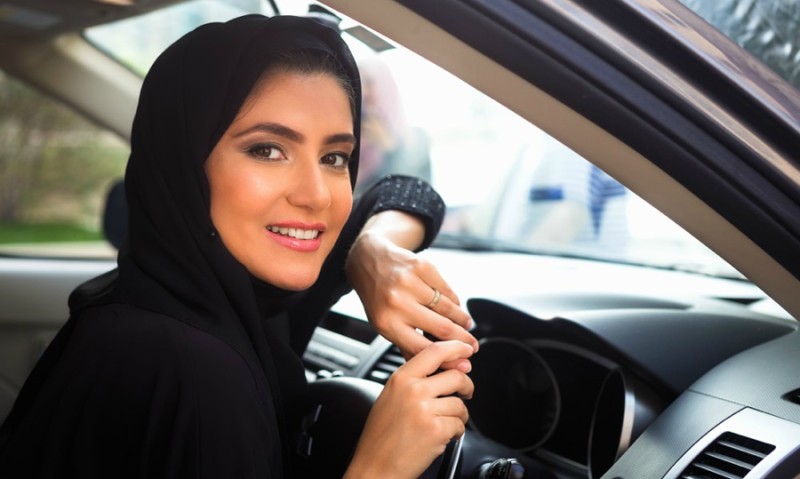 女司机成世界新闻头条沙特阿拉伯终于解禁女性开车禁令
