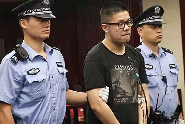 梦幻西游富二代为女主播豪掷数亿,用豪车诈骗