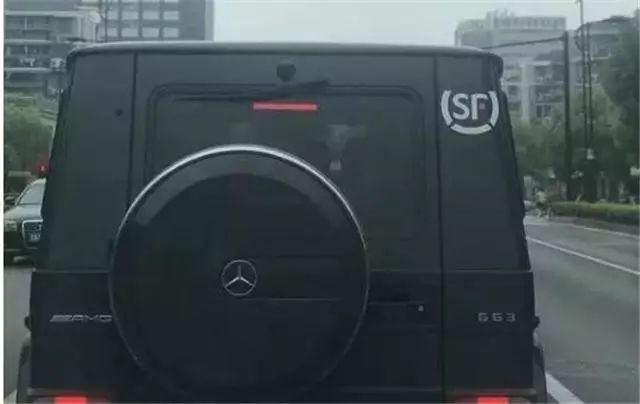 宝马、保时捷、兰博基尼当快递车,快递小哥都这么有钱吗?