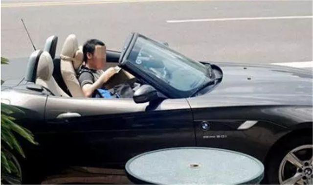 宝马、保时捷、兰博基尼当快递车,快递小哥都这么有钱吗?