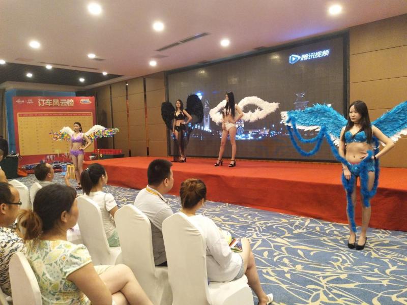 大·豪华 为你而来 众泰 T800 南充站上市发布会