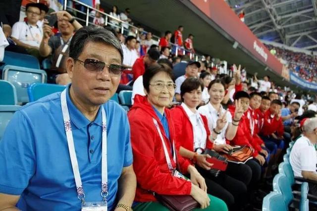 中国汽车和中国足球都不强,可我爱得义无反顾