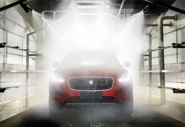 紧凑型豪华SUV买还是不买?对标奔驰GLA、宝