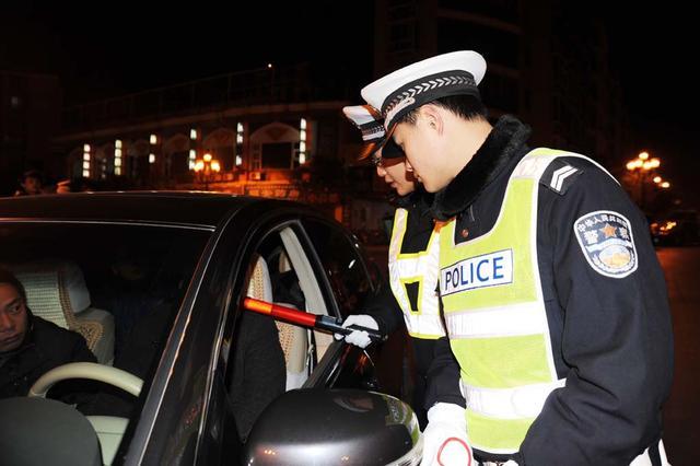 无证驾驶撞上酒驾,哪方负责任?交警:最后再说