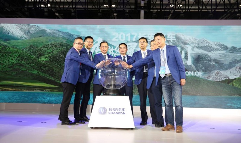 环比增长近五成,长安汽车智能化、新能源战略开始显效