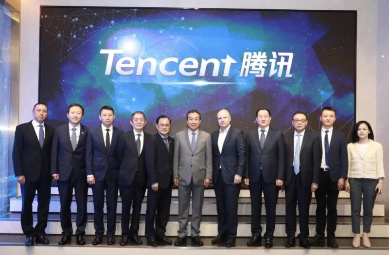 行业领袖共话汽车行业数字化发展  研讨会上,腾讯公司副总裁钟翔平