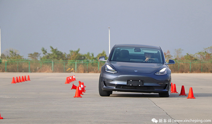 特斯拉model 3性能版极限测试:这台车竟然能漂移?