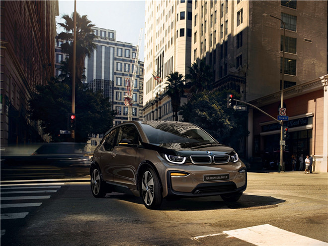 全新第五代bmw edrive电力驱动技术树立行业标杆