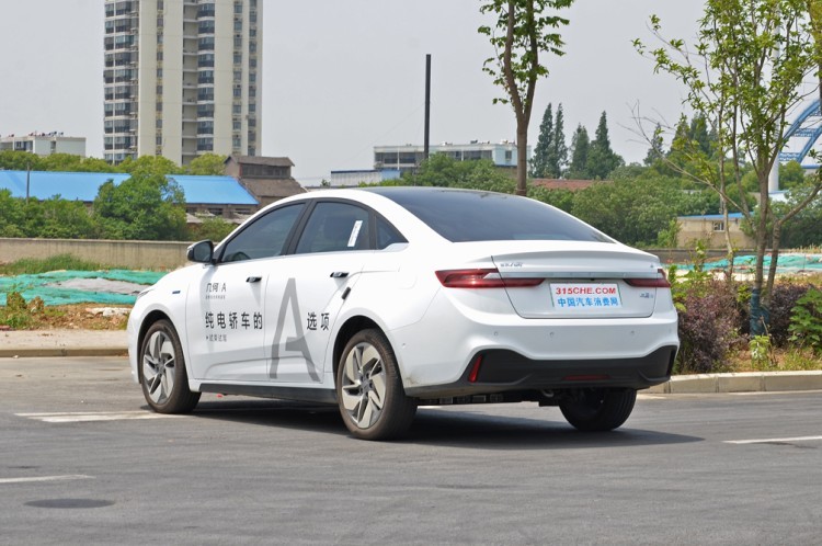 买车网首页 选车 几何汽车 几何a 文章 全球首款自动驾驶纯电suv,吉利