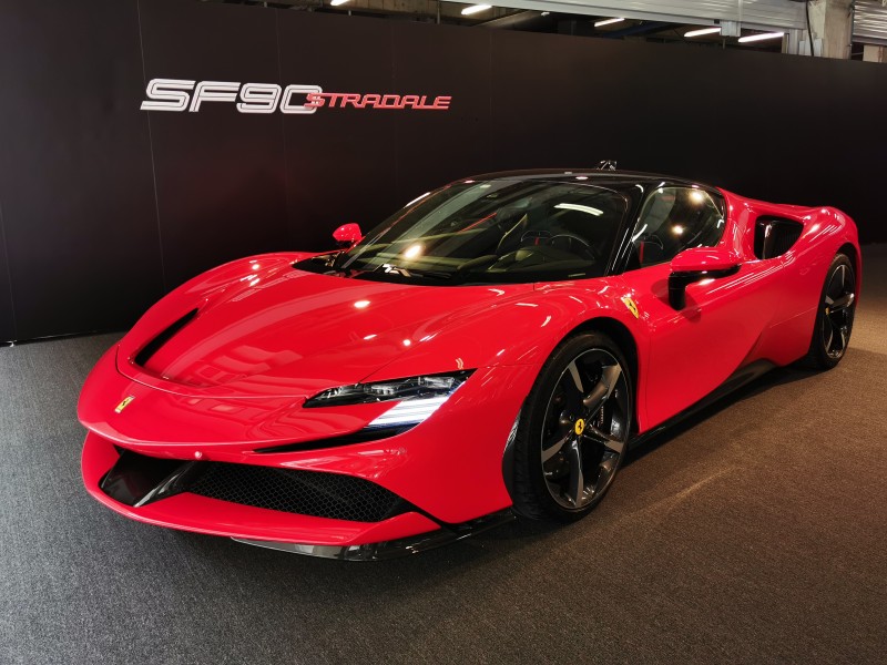 yyp试驾法拉利sf90 stradale,贵得有道理