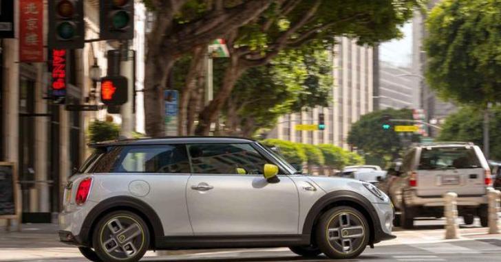 中国人买五菱宏光mini ev,那美国人买什么电动车?