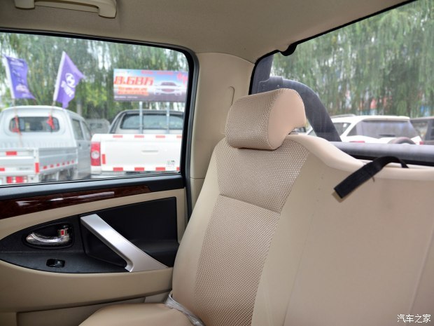 江淮汽车 瑞铃 2015款 2.5T V5 限量版 两驱大双排4B2-95C43 江淮汽车 瑞铃 2015款 2.5T V5 限量版 两驱大双排4B2-95C43
