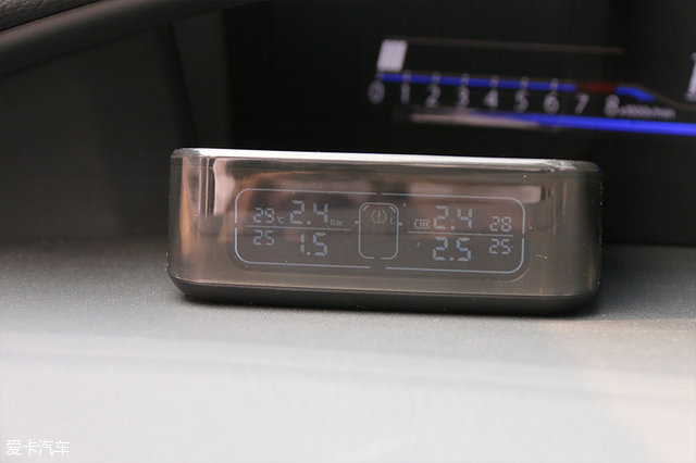 从此不担心爆胎 测试飞利浦胎压监测仪