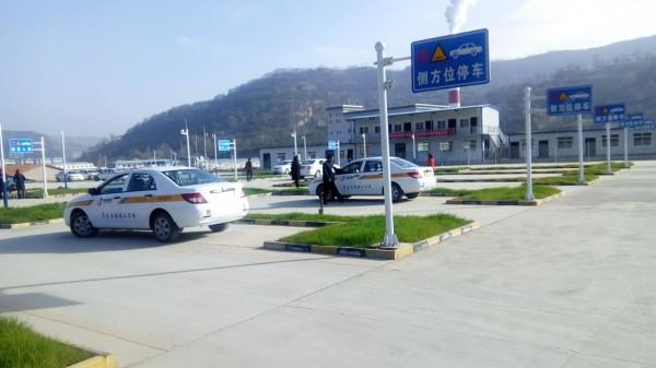 科二侧方位停车不难，掌握这些易错点，妥妥的！