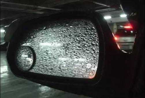 下雨天开车，后视镜模糊不清？这4招帮你解决！