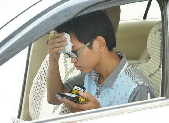 开车困了不用怕 抗困绝招绝对能帮到您