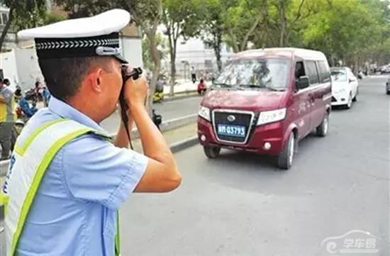 他们，不曾学过摄影，但每拍一张作品至少就是100块