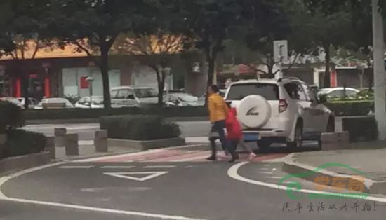 过了菱形一旦发生交通事故，要负相应的责任