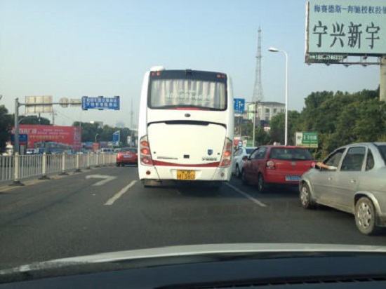 闯红灯