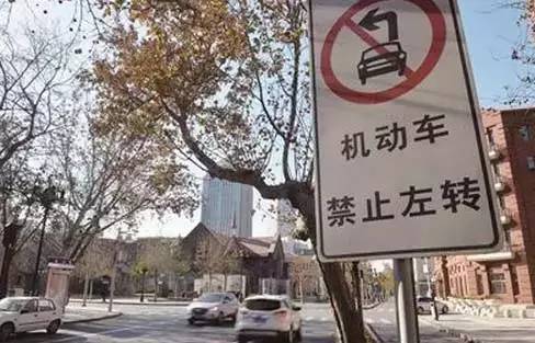 路口掉头啥时能掉 啥时不能掉 咋掉 路口掉头啥时能掉 啥时不能掉 咋掉
