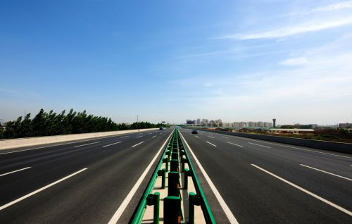 高速公路超车实用技巧