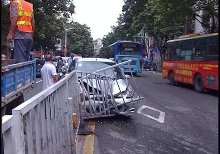 油门当刹车