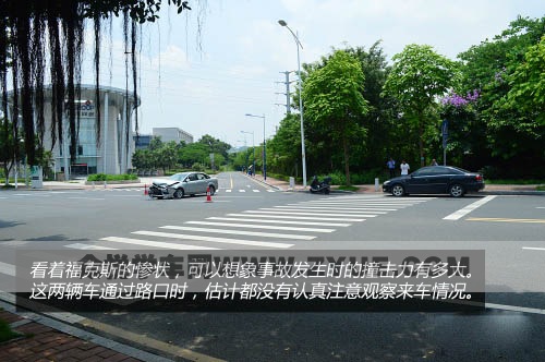 丁字路口易发生事故，如何安全通过？