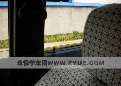 在合肥侧方位停车考试你得这么操作