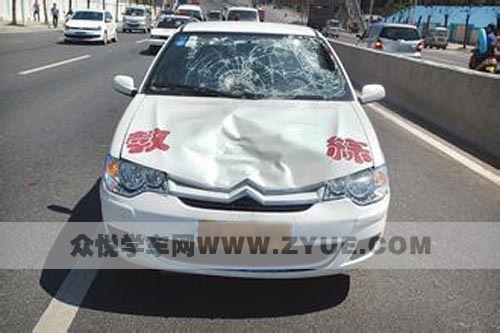 合肥一驾校学员第二次路考撞伤2人