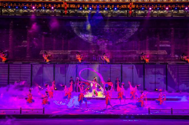 梦回大唐-南门迎来《<a href=https://mengchangan.piao029.com target=_blank class=infotextkey>梦长安</a>》首演（原创摄影）