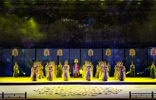 梦回大唐-南门迎来《<a href=https://mengchangan.piao029.com target=_blank class=infotextkey>梦长安</a>》首演（原创摄影）