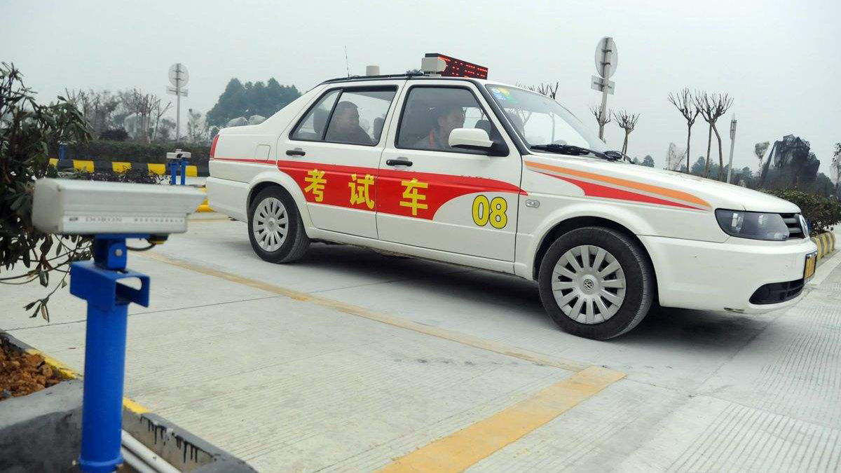 最新新手上路驾驶技巧大全_学车考驾照