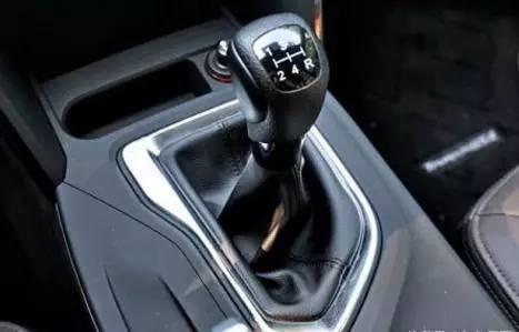 有驾照不代表会开车,手动挡汽车平顺挂档,起步,行车技巧揭秘- 驾考