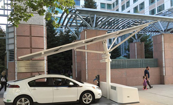 可移动光伏发电车棚问世 尺寸仅为标准车位大小