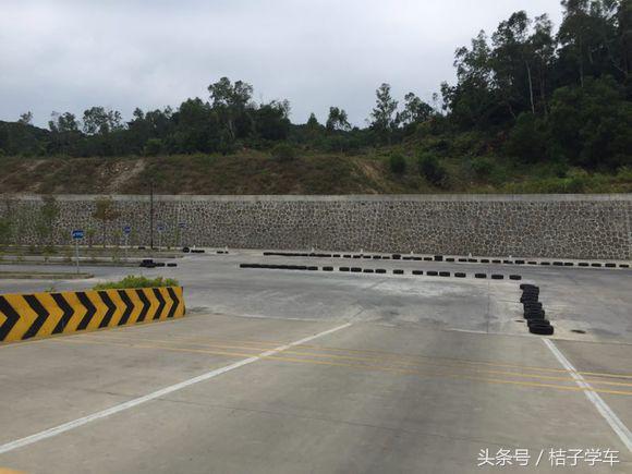 桔子学车：天气这么热，为什么我还要报名考驾照？
