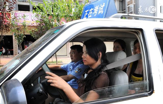 科目三考试常见四种的花式挂法,切莫把驾照考试玩出新高度